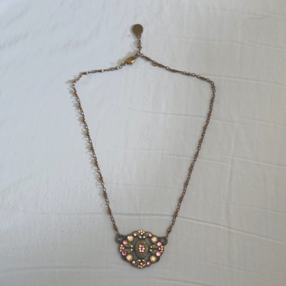 Anne Koplin designs necklace